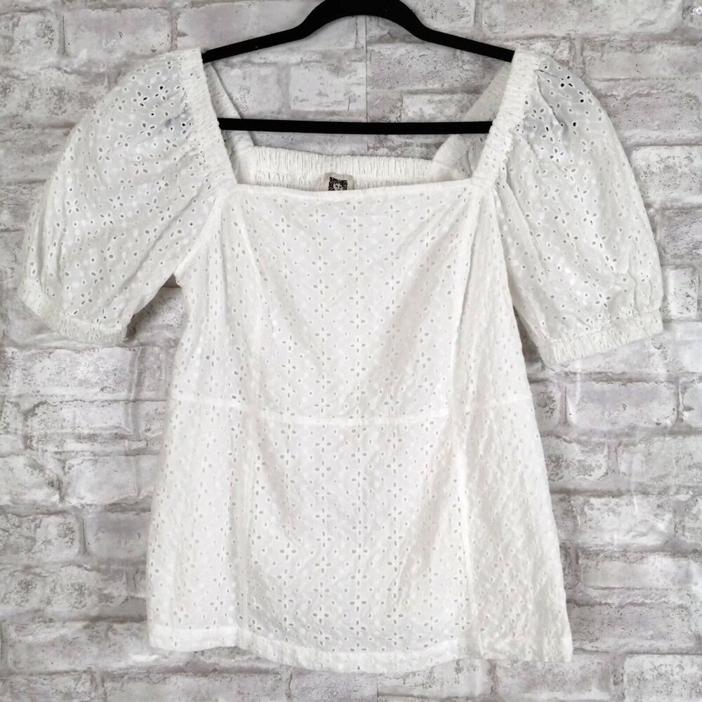 100% Cotton Eyelet Puff-Sleeve Top